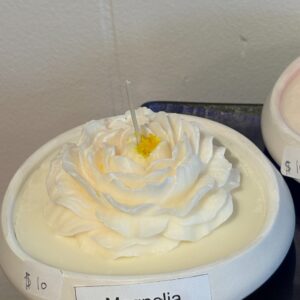 Peony candle in round jar Magnolia